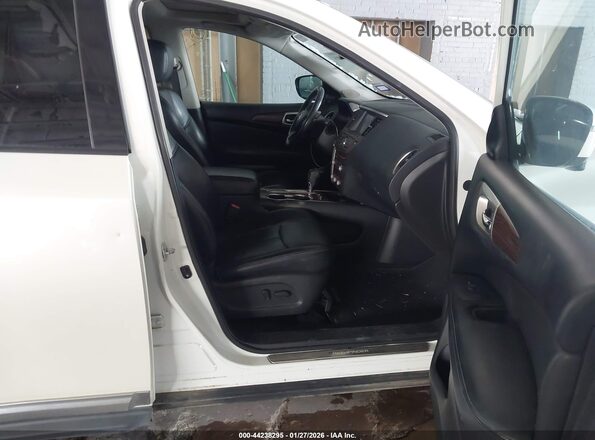 5N1DR2MN0HC649814 2017 NISSAN PATHFINDER Белый Вид салона спереди