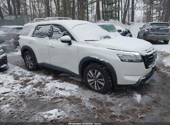 5N1DR3CC6PC227941 2023 NISSAN PATHFINDER Белый Передняя правая четверть