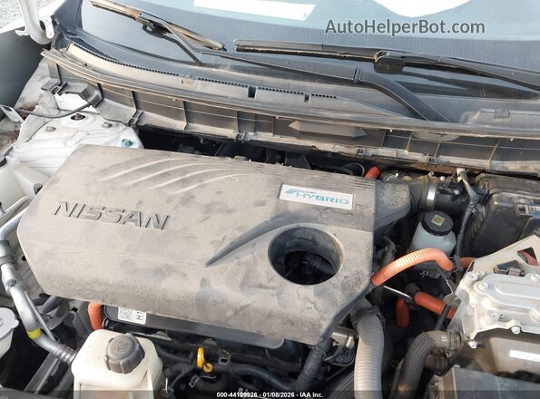 5N1ET2MV0HC787682 2017 NISSAN ROGUE HYBRID Белый Вид сзади
