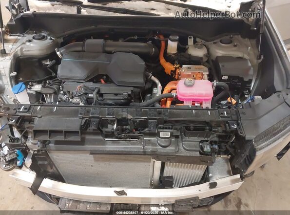 5NMP3DG10RH002162 2024 HYUNDAI SANTA FE HYBRID Silver Widok z tyłu