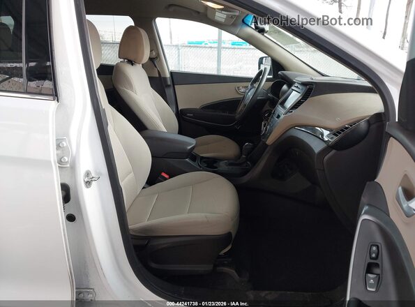 5NMZUDLB0HH007591 2017 HYUNDAI SANTA FE SPORT Белый Вид салона спереди