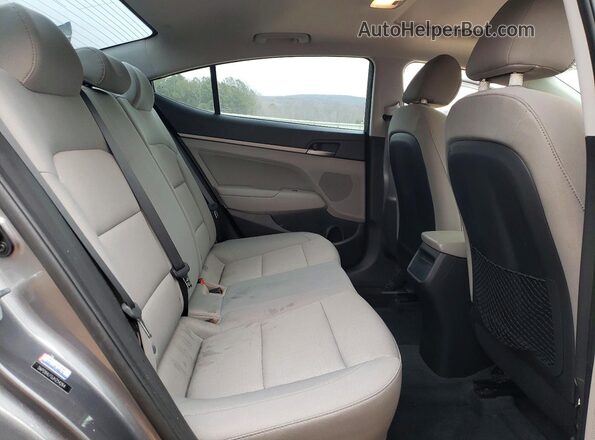 5NPD84LF0JH254264 2018 HYUNDAI ELANTRA Gray Widok tylnych siedzeń