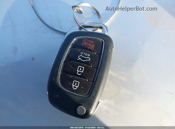5NPE24AF2KH818023 2019 HYUNDAI SONATA Серебряный Вид панели приборов