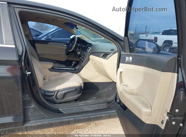 5NPE24AF3GH291018 2016 HYUNDAI SONATA Черный Вид салона спереди