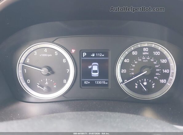 5NPE24AF5JH623497 2018 HYUNDAI SONATA White Widok tylnych siedzeń