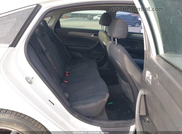 5NPE24AF5JH623497 2018 HYUNDAI SONATA White Widok naklejki z numerem VIN