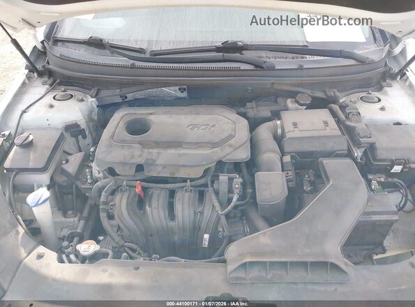5NPE24AF5JH623497 2018 HYUNDAI SONATA White Widok z tyłu