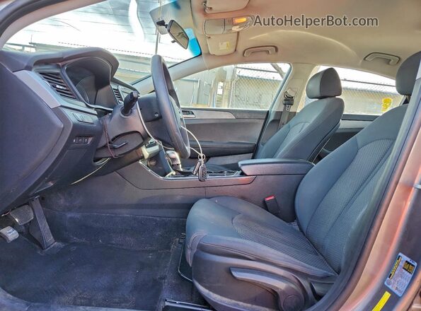 5NPE24AF5KH748498 2019 HYUNDAI SONATA Угольный Вид салона спереди