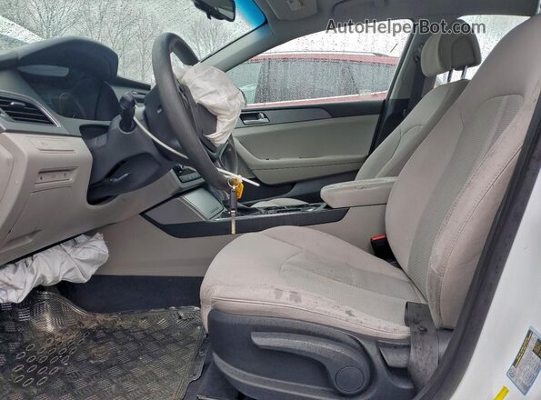 5NPE24AF6GH373924 2016 HYUNDAI SONATA Белый Вид салона спереди