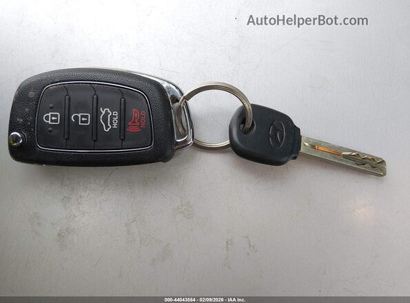 5NPE24AF8HH546182 2017 HYUNDAI SONATA Gray Widok deski rozdzielczej