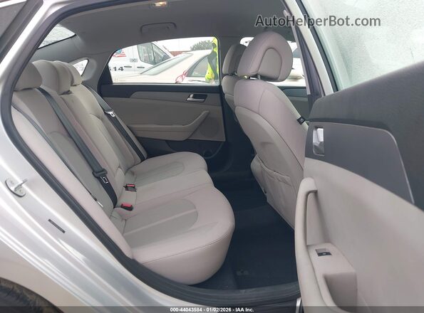 5NPE24AF8HH546182 2017 HYUNDAI SONATA Gray Widok naklejki z numerem VIN