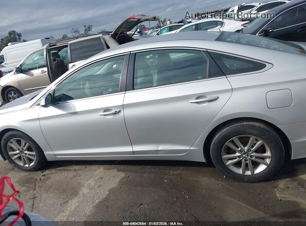 5NPE24AF8HH546182 2017 HYUNDAI SONATA Gray Widok wnętrza 360 stopni