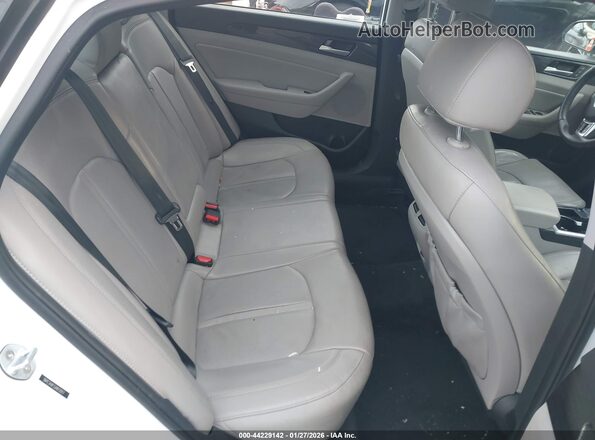 5NPE34AF2JH612017 2018 HYUNDAI SONATA White Widok naklejki z numerem VIN