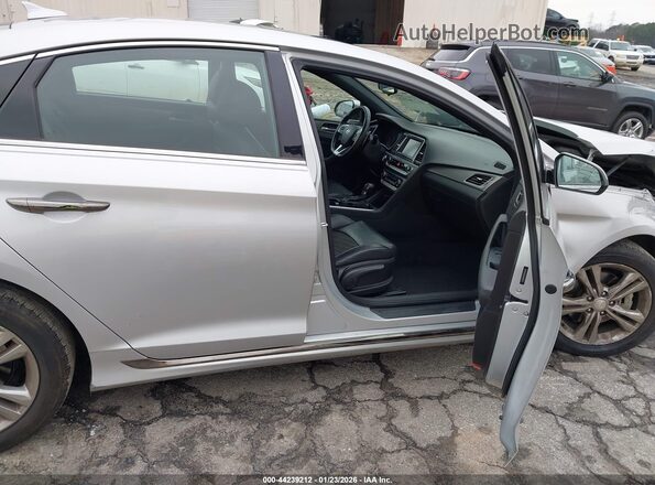 5NPE34AF6KH808348 2019 HYUNDAI SONATA Silver Front interior view
