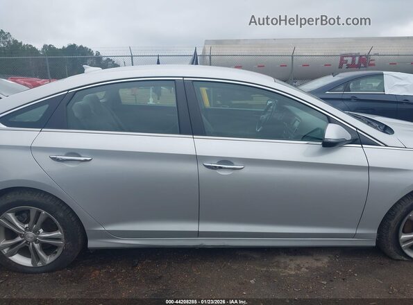 5NPE34AF8KH788376 2019 HYUNDAI SONATA Silver Widok wnętrza z tyłu
