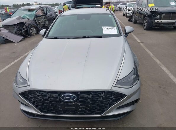 5NPEF4JA0LH017486 2020 HYUNDAI SONATA Silver Widok zestawu wskaźników
