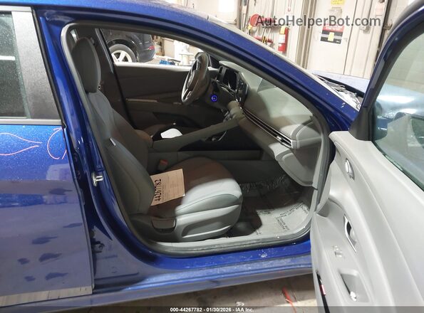 5NPLL4AG3MH049421 2021 HYUNDAI ELANTRA Синий Вид салона спереди