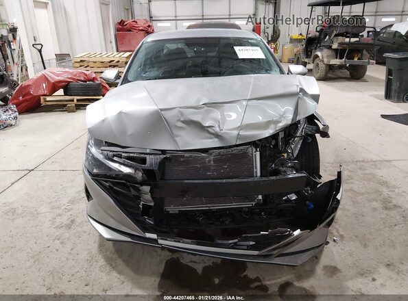 5NPLM4AG2PH114888 2023 HYUNDAI ELANTRA Серебряный Вид задней части салона