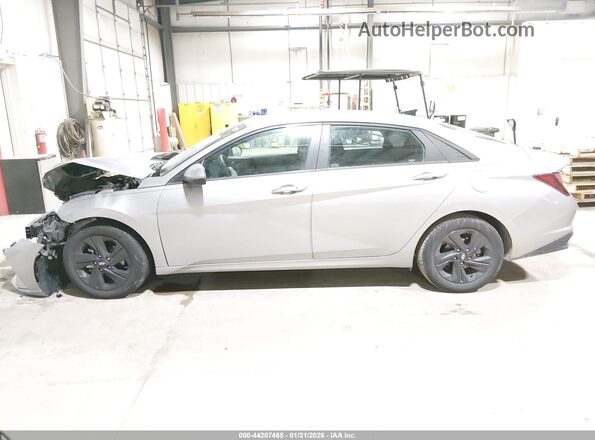 5NPLM4AG2PH114888 2023 HYUNDAI ELANTRA Серебряный 
