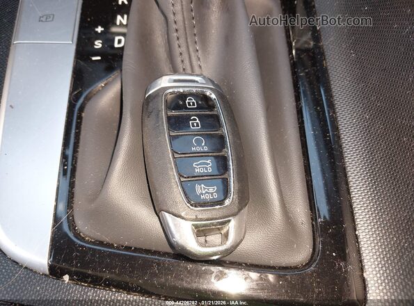 5NPLM4AG7PH114210 2023 HYUNDAI ELANTRA Красный Вид панели приборов