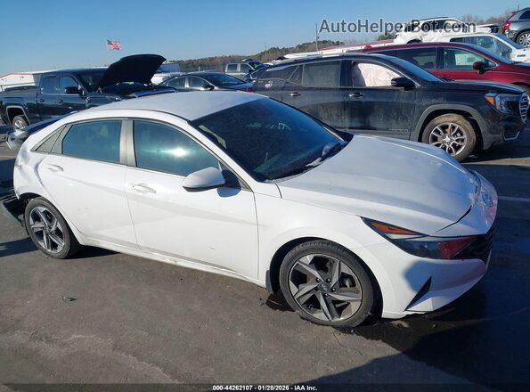 5NPLS4AG2PH115013 2023 HYUNDAI ELANTRA Белый Панорамный вид салона 360°