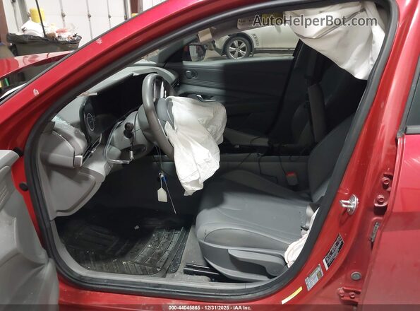 5NPLS4AG7PH090738 2023 HYUNDAI ELANTRA Red Widok wnętrza z przodu