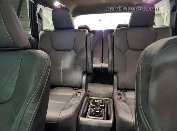 5TDACAC66TS001320 2026 LEXUS TX Белый Вид задних сидений
