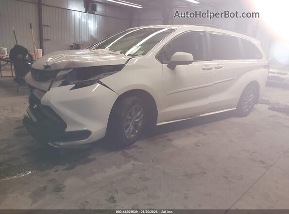 5TDBSKFC3SS165900 2025 TOYOTA LE Белый Передняя левая четверть