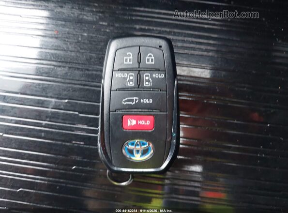 5TDCSKFC1SS163180 2025 TOYOTA SIENNA Черный Вид панели приборов
