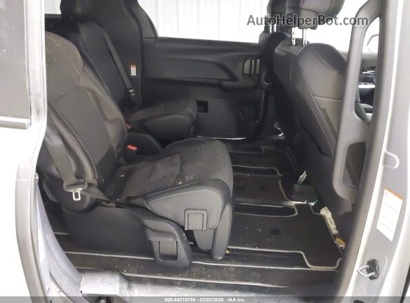 5TDCSKFC4PS083444 2023 TOYOTA SIENNA Silver Вид наклейки з VIN-кодом