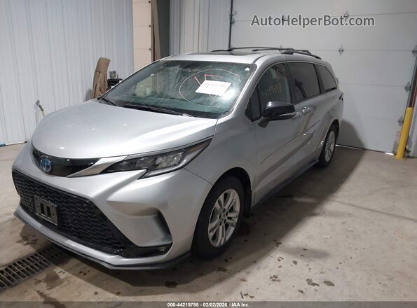 5TDCSKFC4PS083444 2023 TOYOTA SIENNA Silver Передня ліва чверть