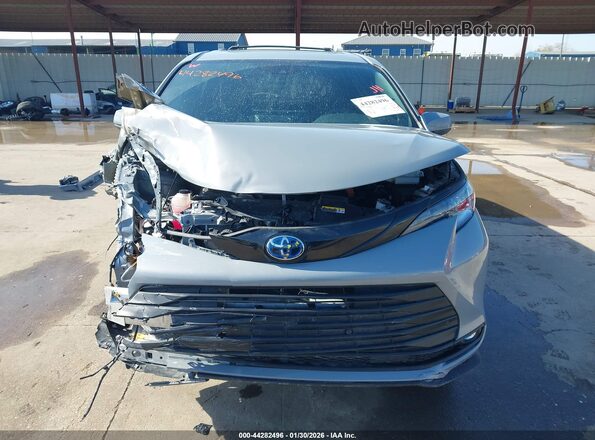 5TDCSKFC9SS191051 2025 TOYOTA SIENNA Gray Սալոնի հետևի տեսք