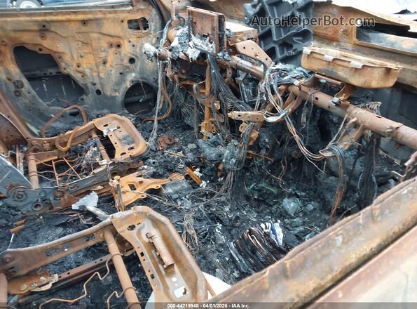 5TDCZRBH1LS518520 2020 TOYOTA HIGHLANDER Белый Вид салона спереди
