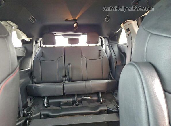 5TDDRKEC6SS231877 2025 TOYOTA SIENNA Black უკანა სავარძლების ხედი