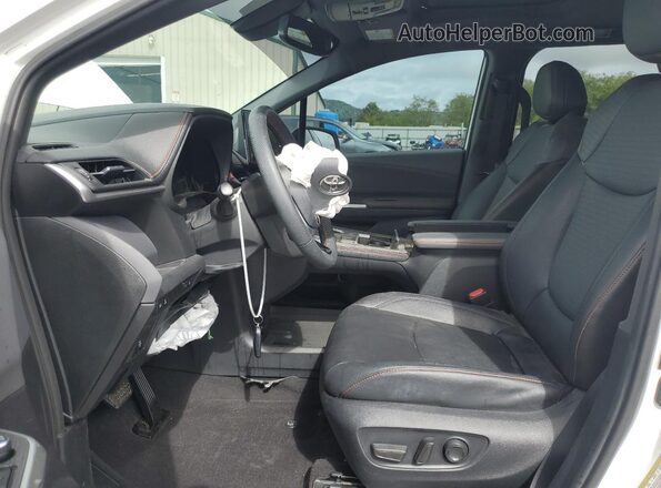 5TDDRKECXPS170685 2023 TOYOTA SIENNA Белый Вид салона спереди