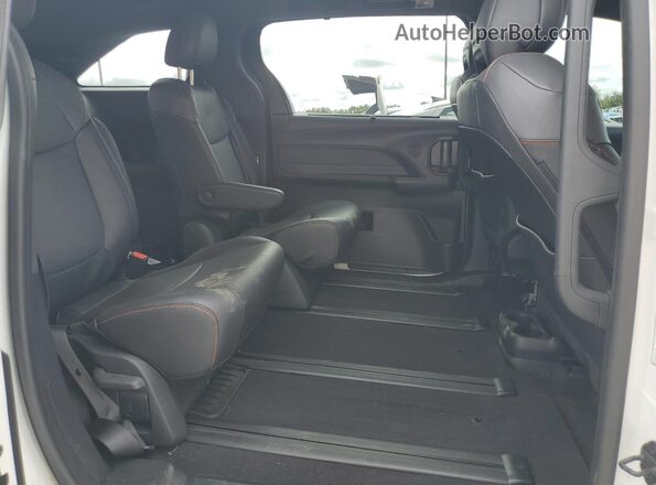5TDDRKECXPS170685 2023 TOYOTA SIENNA Белый Вид задней части салона
