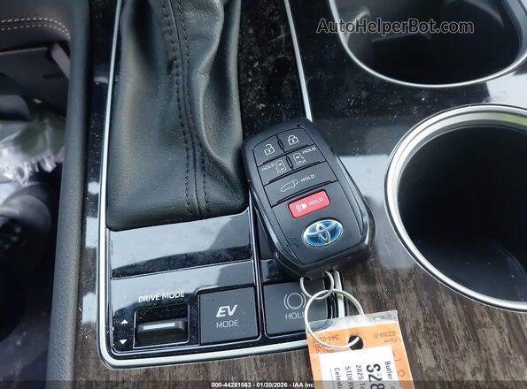 5TDERKEC0SS283560 2025 TOYOTA SIENNA Silver Widok deski rozdzielczej