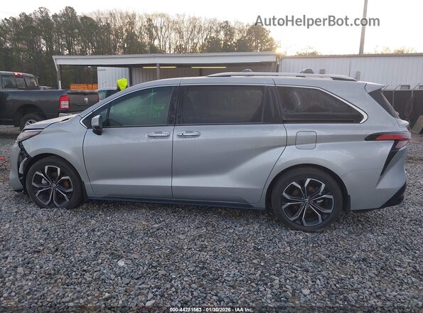 5TDERKEC0SS283560 2025 TOYOTA SIENNA Silver Widok wnętrza 360 stopni