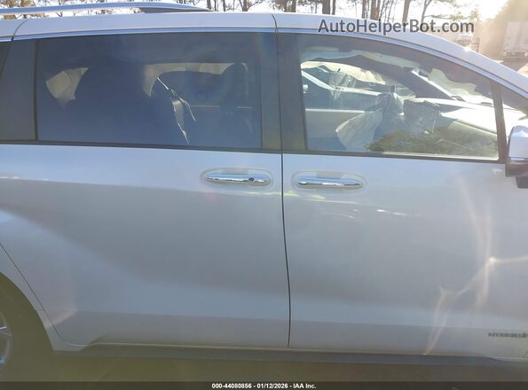 5TDERKEC8MS008585 2021 TOYOTA SIENNA White Widok wnętrza z tyłu