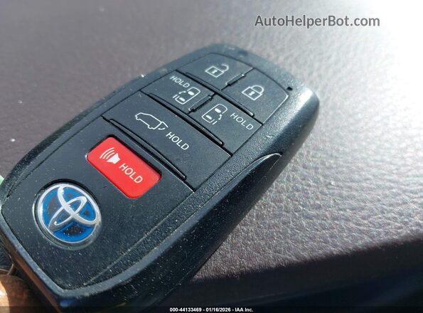 5TDERKEC9MS015772 2021 TOYOTA SIENNA Белый Вид панели приборов