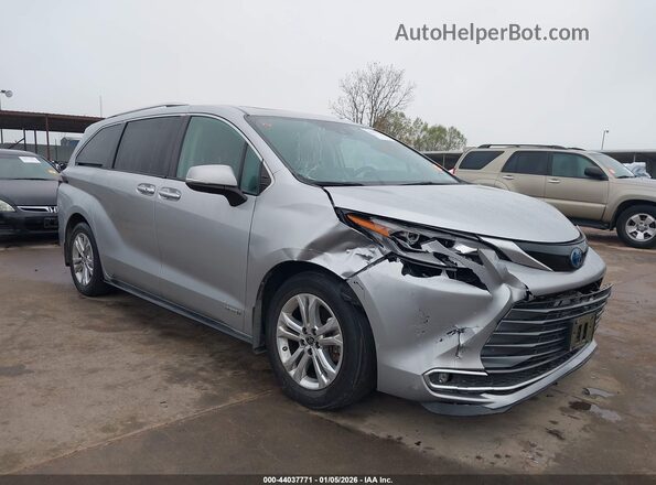 5TDESKFC7MS010282 2021 TOYOTA SIENNA Silver Front right