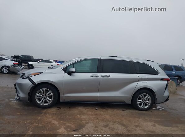 5TDESKFC7MS010282 2021 TOYOTA SIENNA Silver 360 interior view