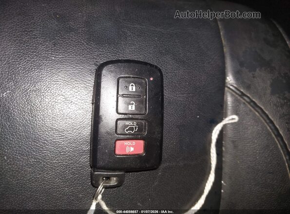 5TDJZRFH2HS416930 2017 TOYOTA HIGHLANDER Черный Вид панели приборов