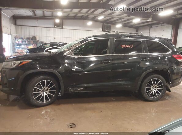 5TDJZRFH2HS416930 2017 TOYOTA HIGHLANDER Черный Вид спереди