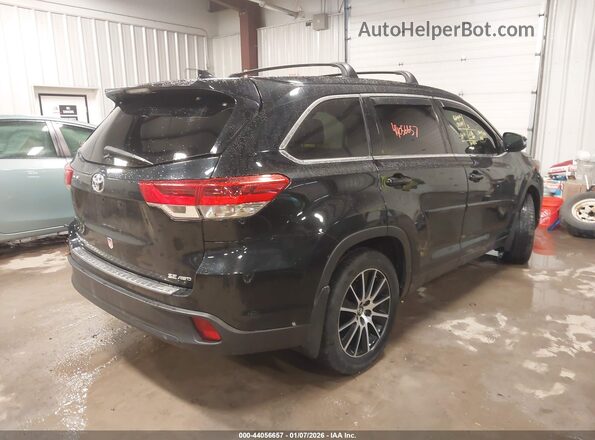 5TDJZRFH2HS416930 2017 TOYOTA HIGHLANDER Черный Задняя правая четверть
