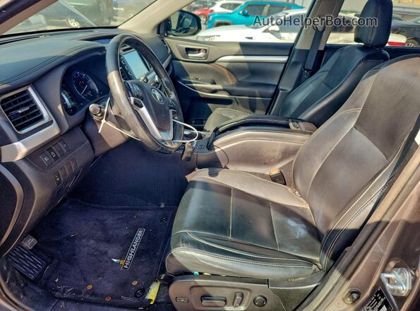5TDJZRFH2HS467473 2017 TOYOTA HIGHLANDER Серый Вид салона спереди