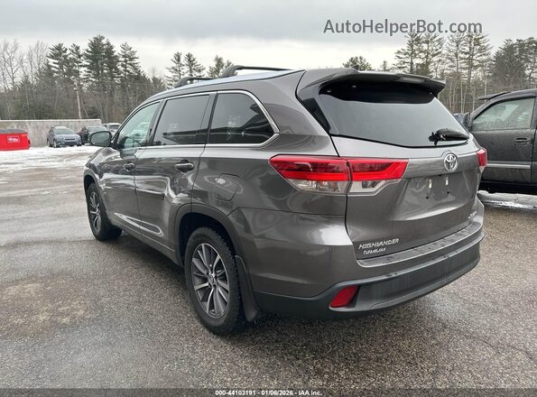 5TDJZRFH3JS556605 2018 TOYOTA LE Gray Tył lewy