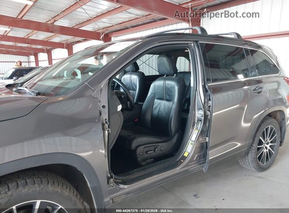 5TDJZRFH5JS812954 2018 TOYOTA HIGHLANDER Gray Вид спереду