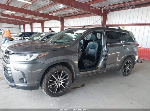 5TDJZRFH5JS812954 2018 TOYOTA HIGHLANDER Gray 