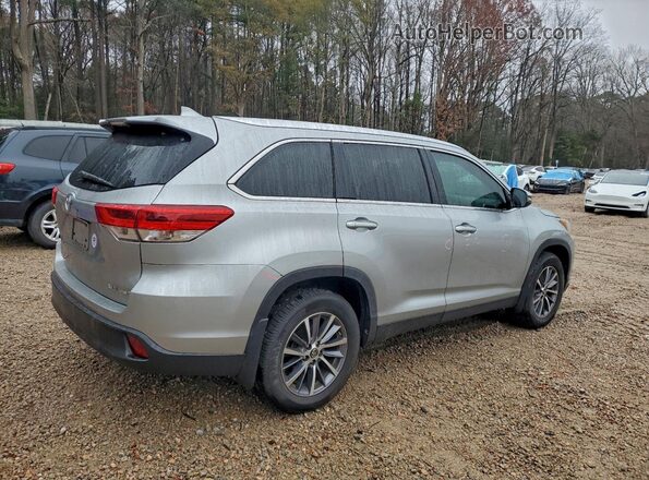 5TDJZRFH7KS585980 2019 TOYOTA HIGHLANDER Серебряный Задняя правая четверть